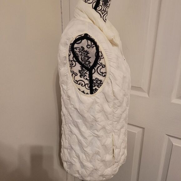 Tangerine quilted puffer vest - Picture 3 of 9